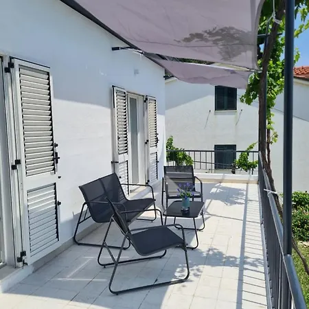 House La Vista Hvar بيت للعطل
